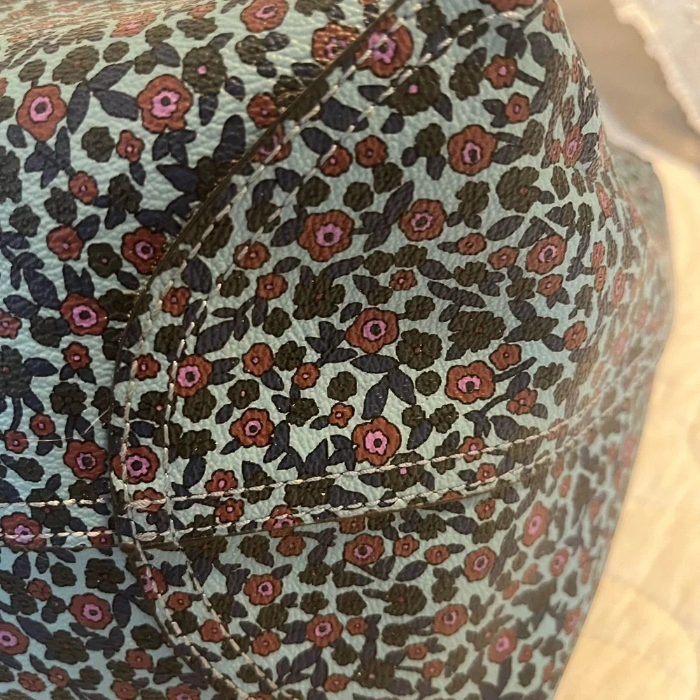 Coach EUC Reversible Navy & flower Tote with Structured Design and Gold Accents - Picture 11 of 14